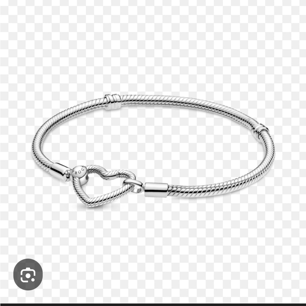 Pandora Silver Heart Charm Bracelet - Picture 4 of 6